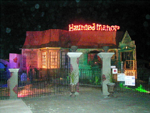 hauntedmanor1.jpg